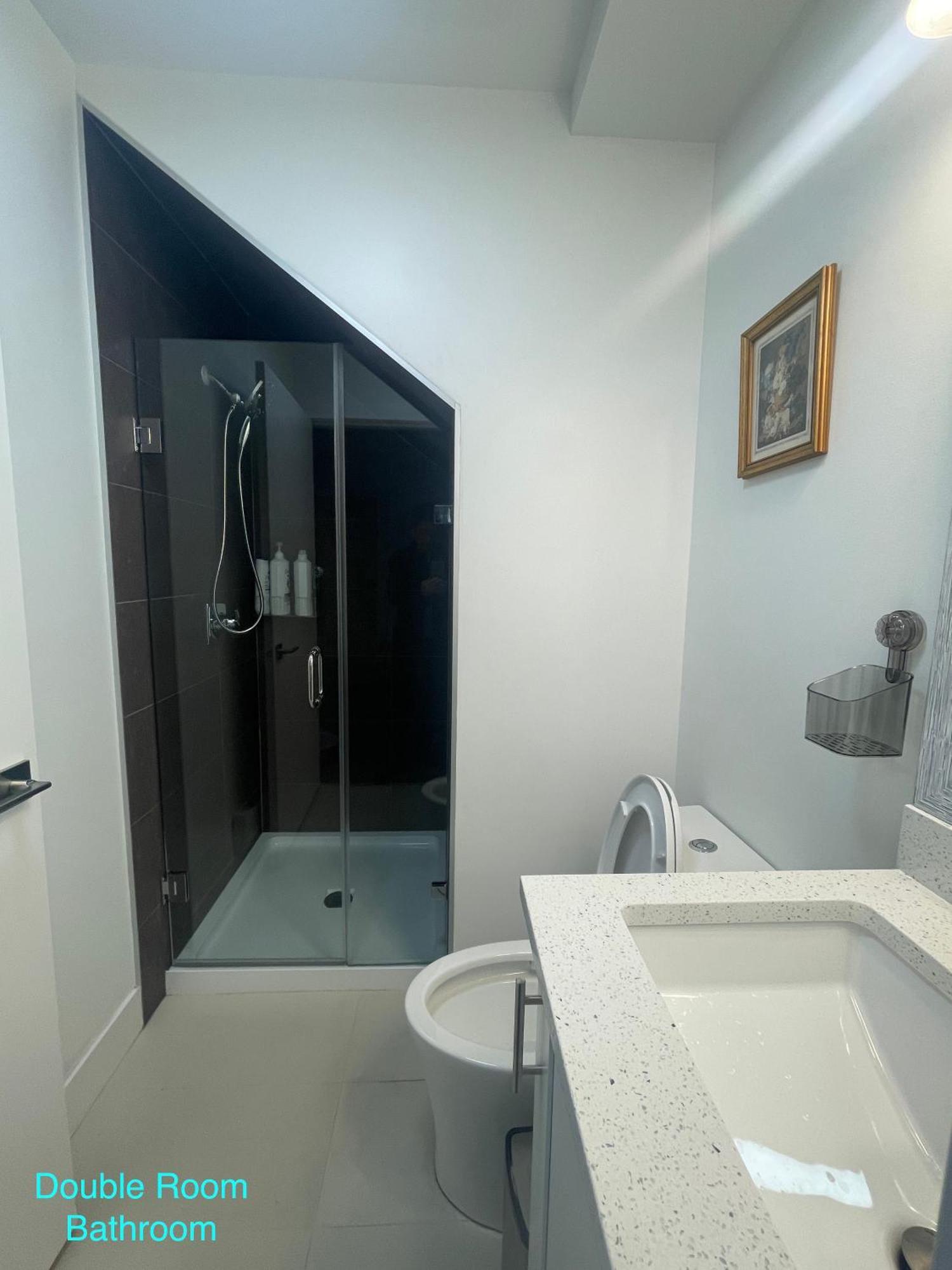 South Vancouver Guesthouse Экстерьер фото