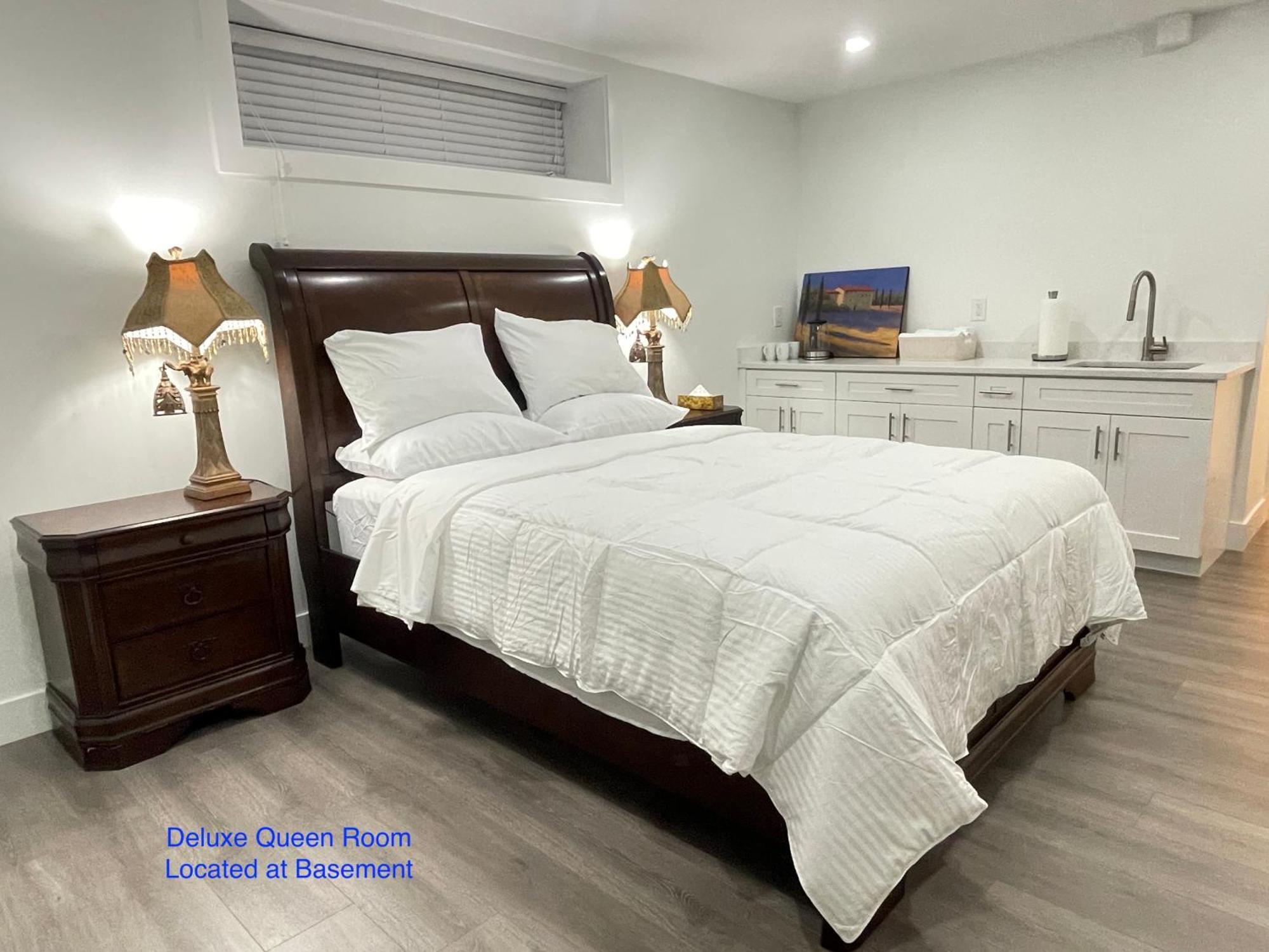 South Vancouver Guesthouse Экстерьер фото